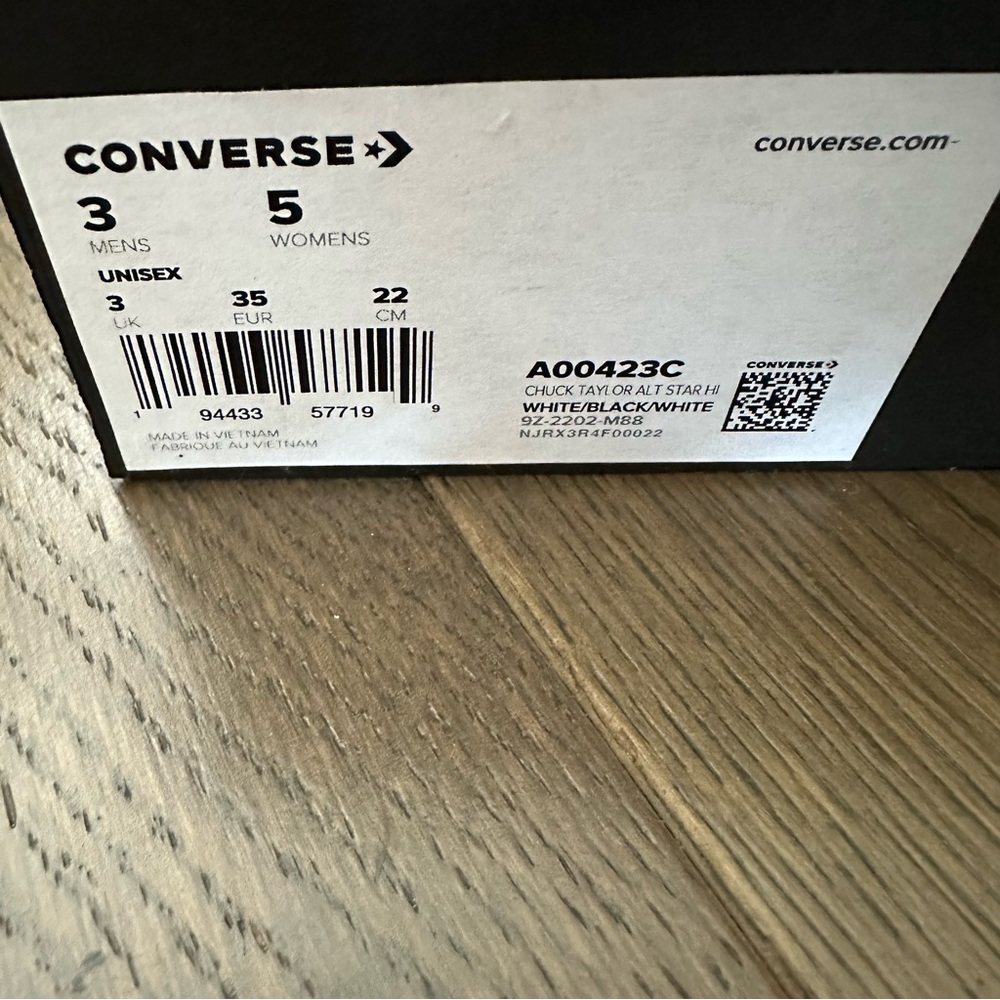 Women’s Converse High-Top Chuck Taylor Alt Star Canvas - Picture 13 of 13